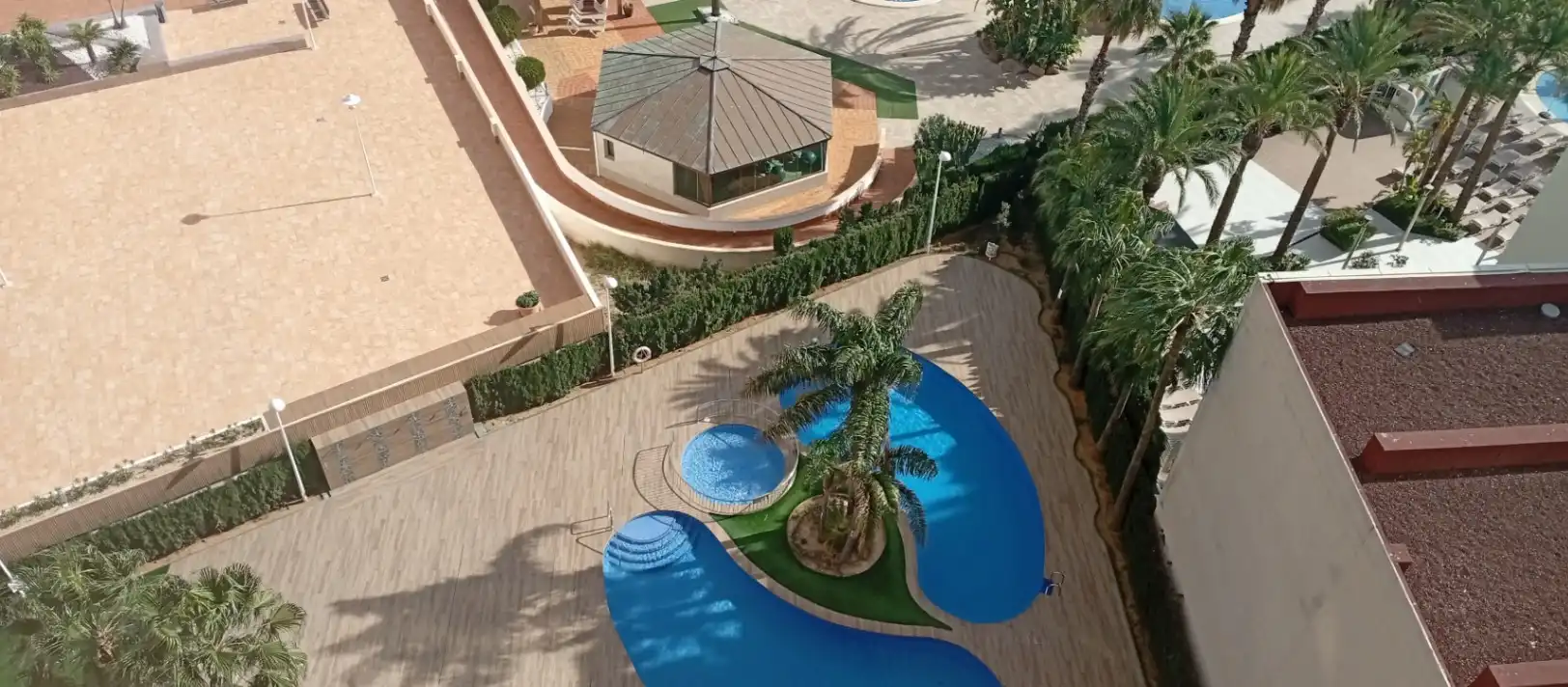 Piscina de Apartamento en venta en Calpe / Calp con Aire acondicionado, Calefacción y Jardín privado