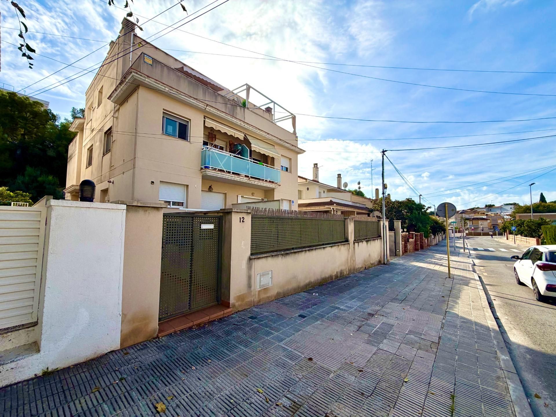 Exterior view of Attic for sale in Calafell  with Air Conditioner and Terrace