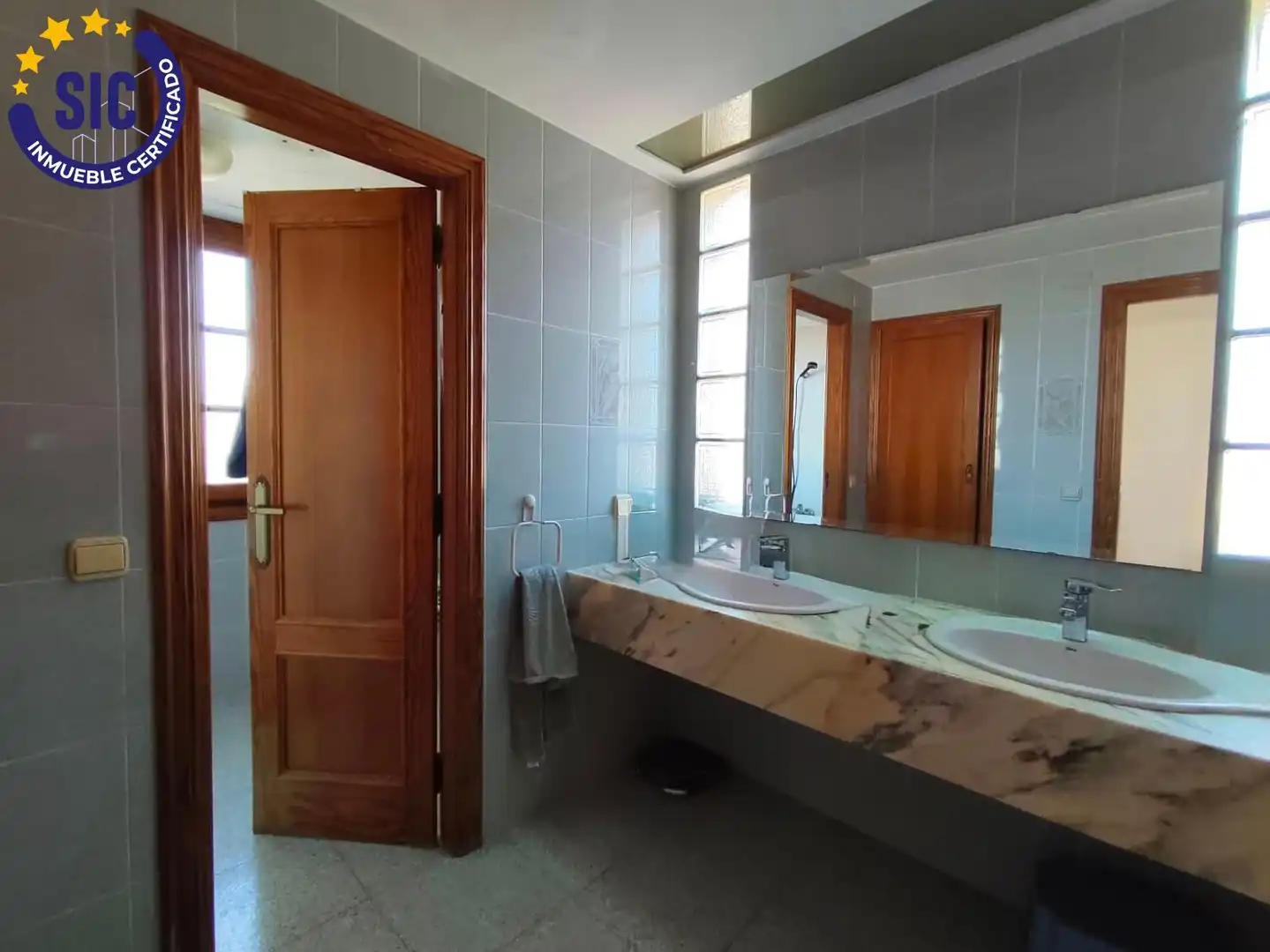 Bathroom of Houses for sale in Torrent  with Air Conditioner, Heating and Private garden