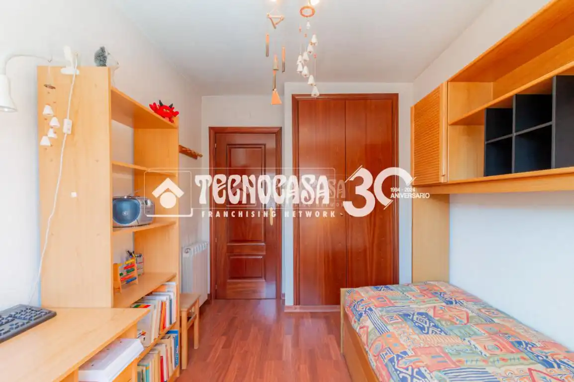 Habitación de Casa adosada en venta en Madrid con Parquet