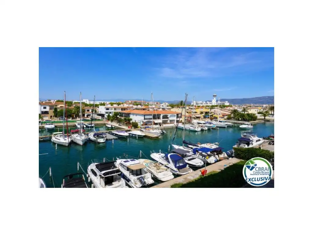 Estudi en venda en Empuriabrava amb Aire condicionat i Moblat
