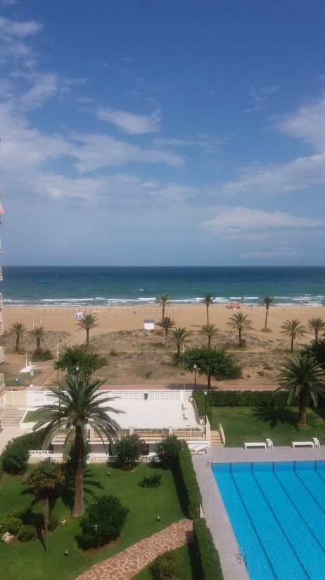 Dormitori de Apartament en venda en Gandia amb Jardí privat, Alarma i Piscina comunitària