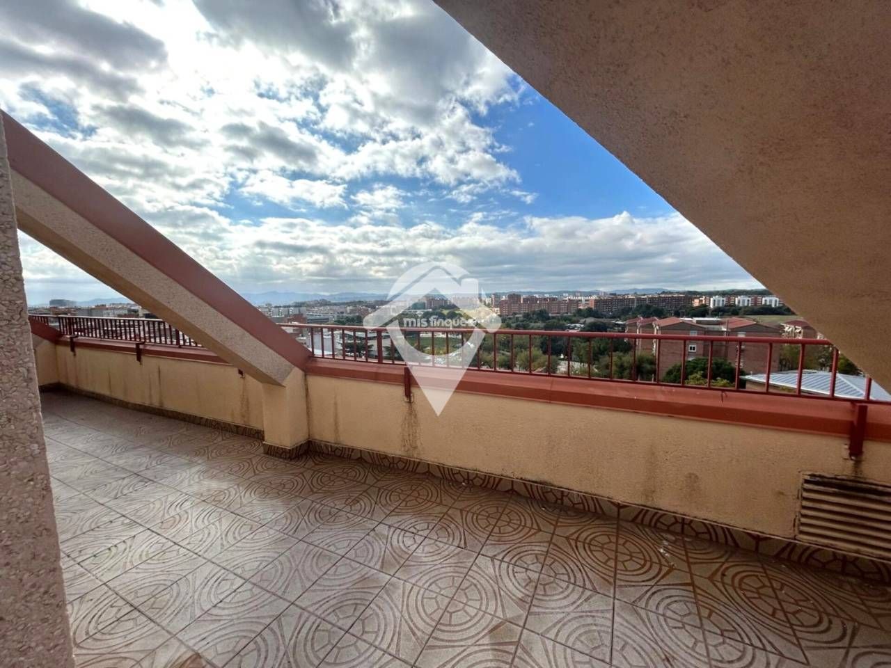 Balcony of Attic for sale in Sabadell  with Air Conditioner, Heating and Parquet flooring