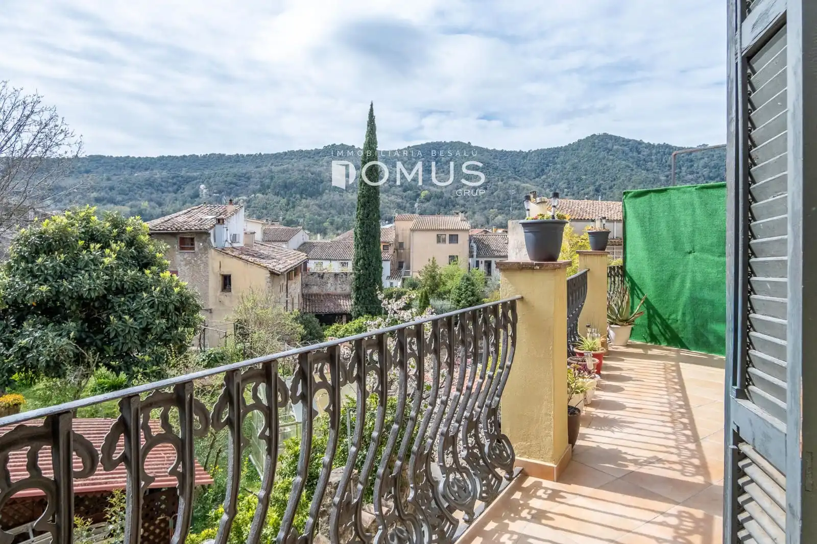 Außenansicht von Wohnung zum Verkauf in Besalú mit Heizung und Terrasse