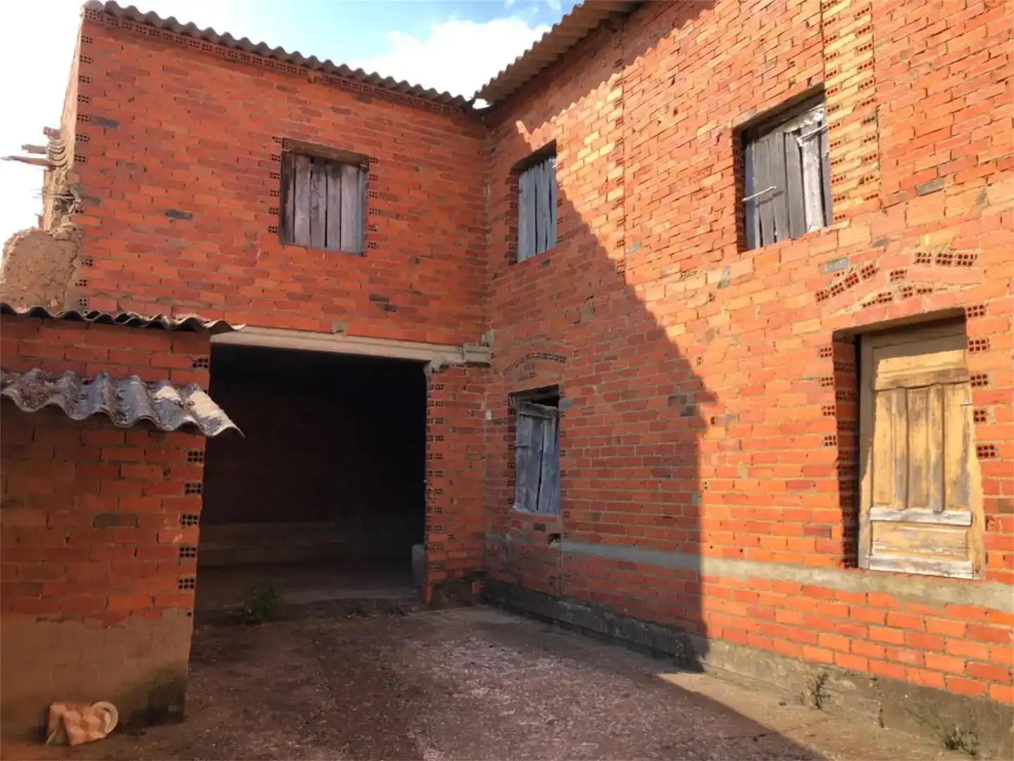 Vista exterior de Casa adosada en venda en Bustillo del Páramo, León