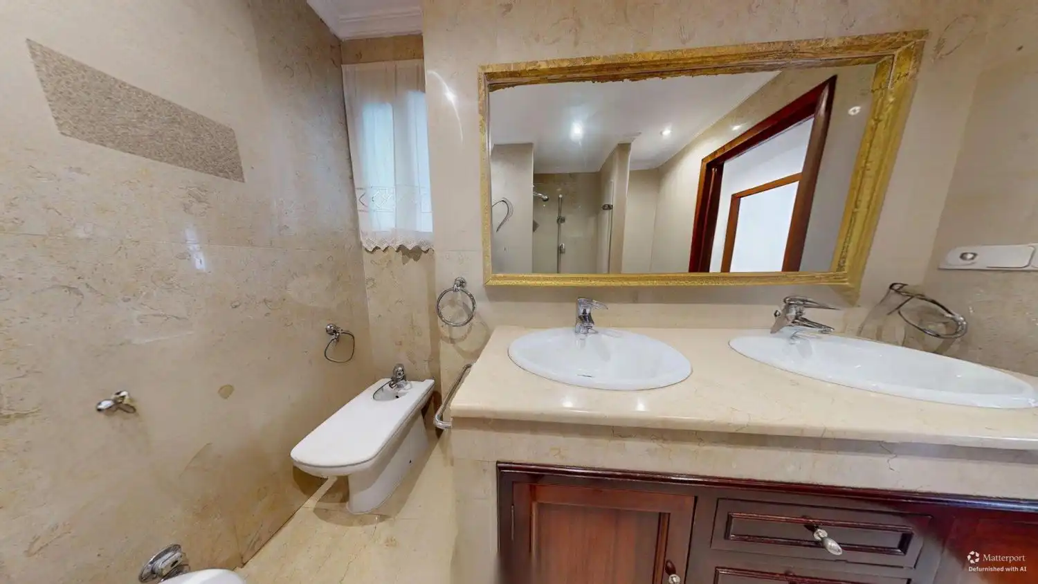 Bathroom of Flat for sale in Sevilla  with Air Conditioner and Terrace