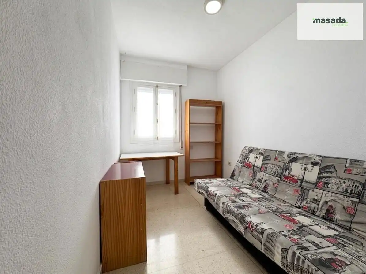 Bedroom of Flat for sale in Granada  with Air Conditioner, Storage room and Balcony