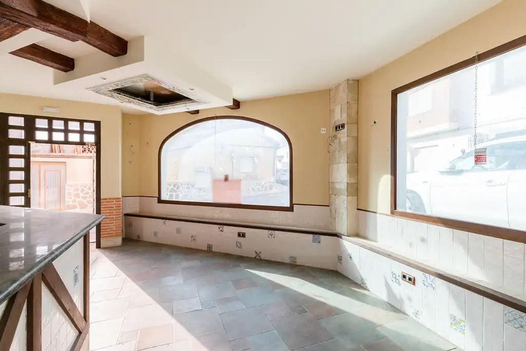 Business premises for sale in C/ Noliva, imagen 11