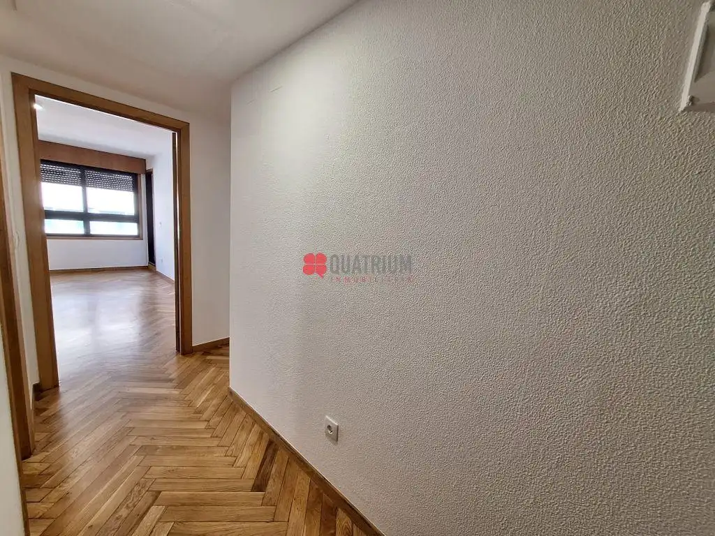 Piso de alquiler en Santiago de Compostela  con Balcón