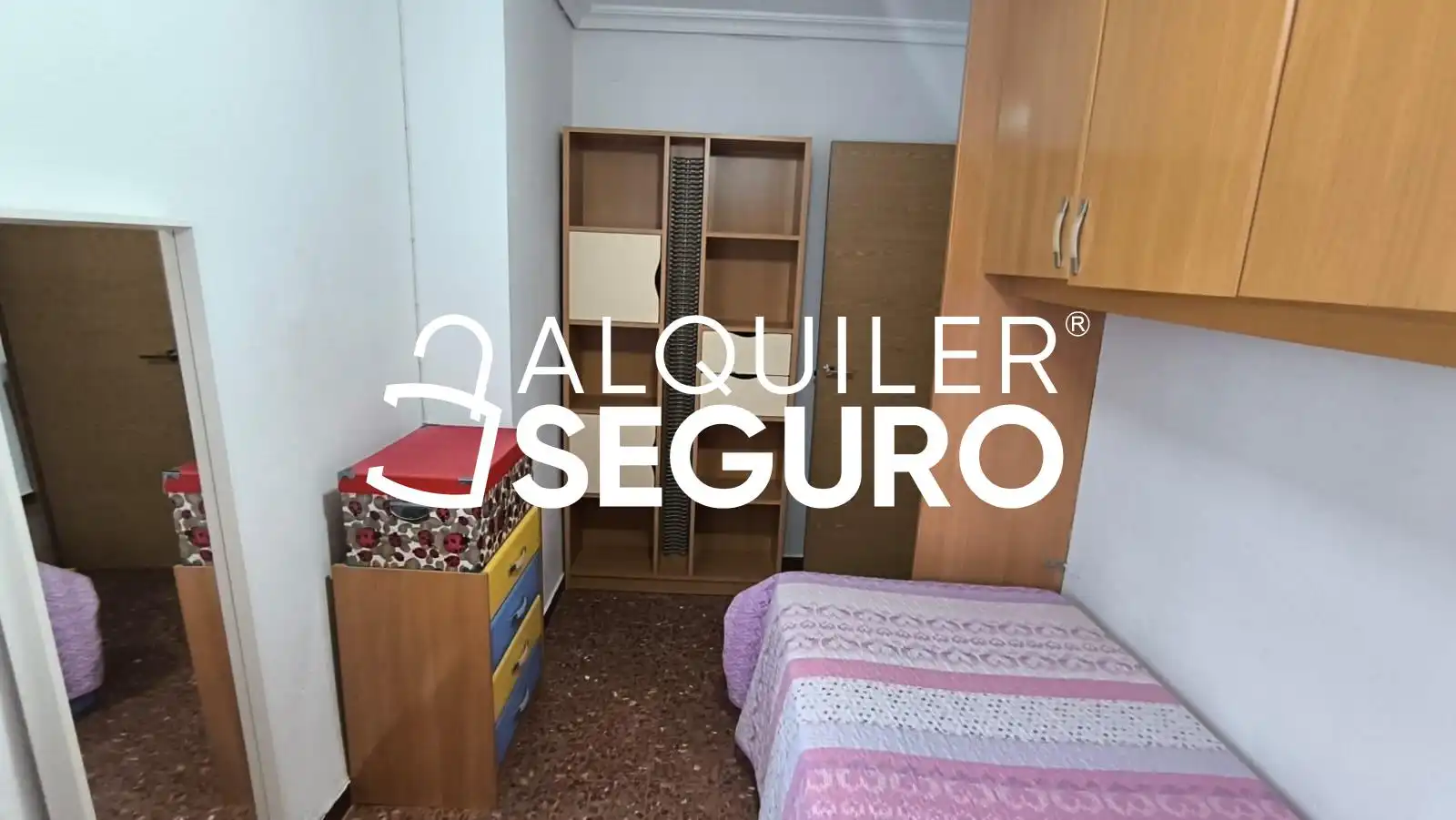 Bedroom of Flat for rent in Sevilla  with Air Conditioner and Furnished