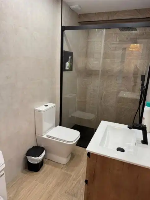 Badezimmer von Wohnungen zur Miete in Vélez-Málaga mit Gemeinschaftspool