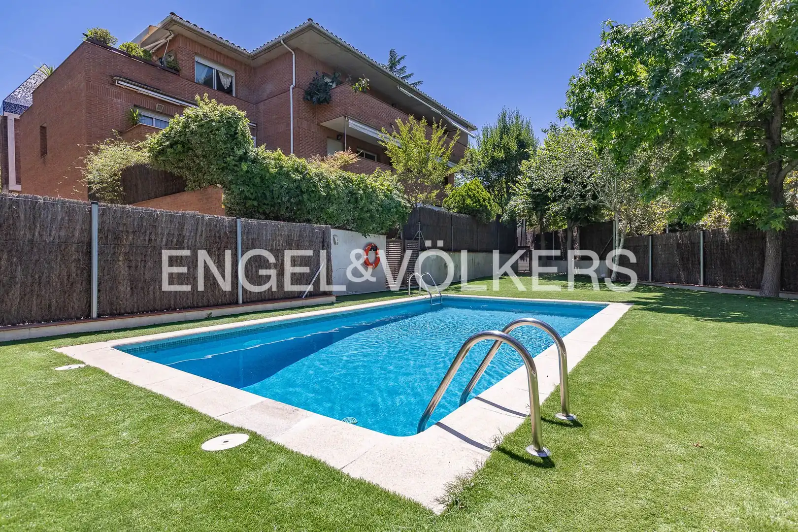 Piscina de Àtic en venda en Sant Cugat del Vallès amb Calefacció, Jardí privat i Parquet