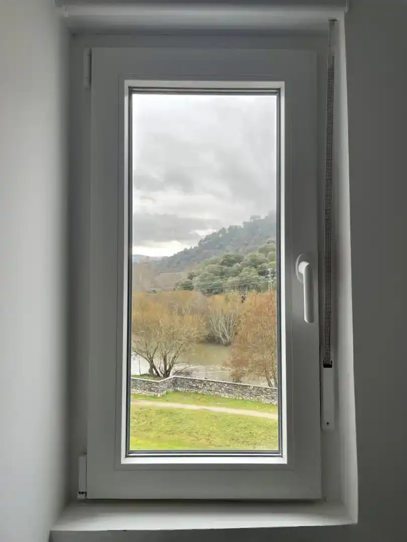 Vista exterior de Pis en venda en Ponferrada amb Parquet, Moblat i Forn