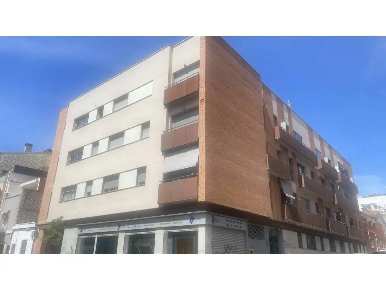 Vista exterior de Apartament en venda en Terrassa amb Calefacció