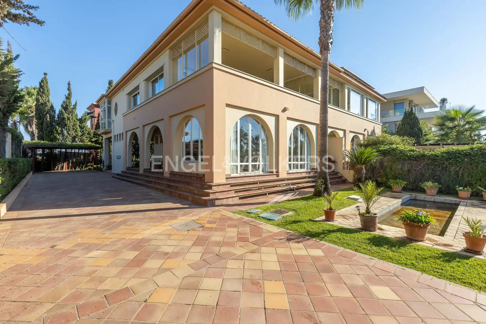 Houses for sale in Isla Canela