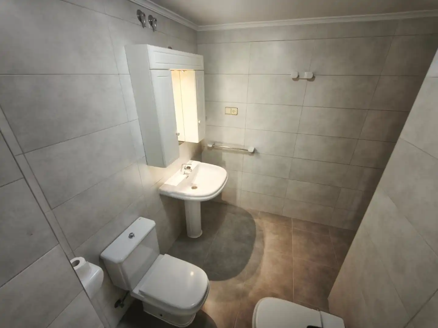 Baño de Piso en venta en Vigo  con Amueblado