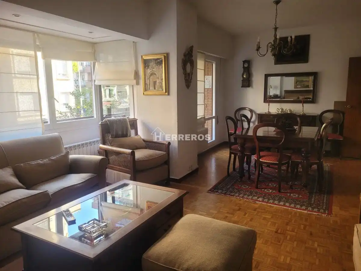 Sala d'estar de Apartament en venda en  Logroño amb Calefacció, Parquet i Terrassa