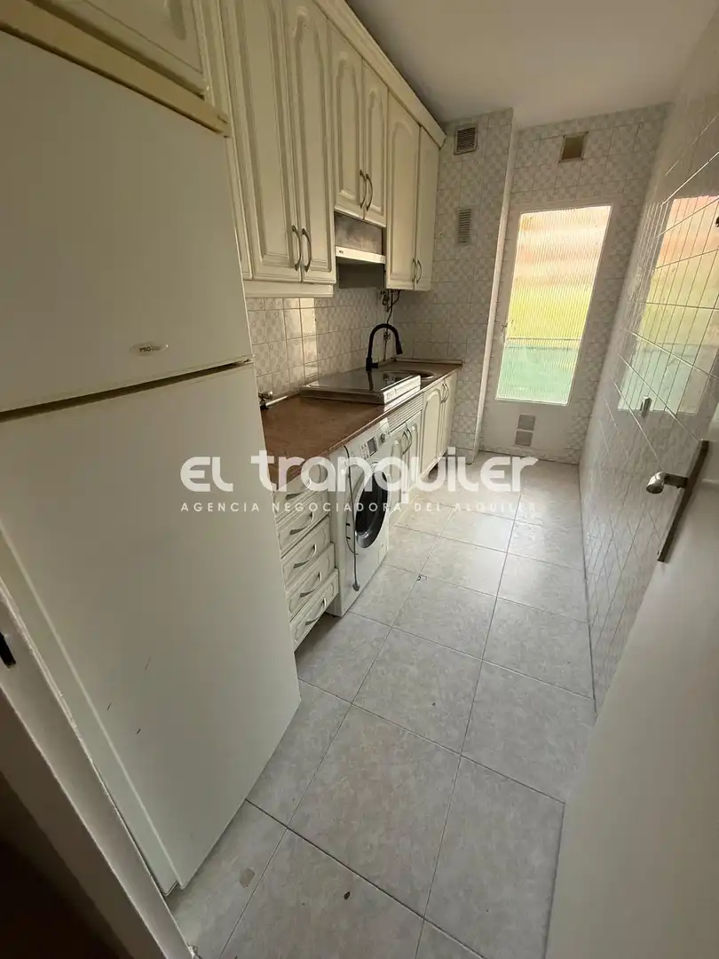 Küche von Wohnung zur Miete in Madrid mit Terrasse und Waschmaschine