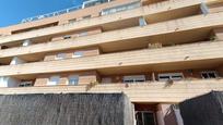 Vista exterior de Àtic en venda en Roquetas de Mar amb Aire condicionat, Calefacció i Jardí privat
