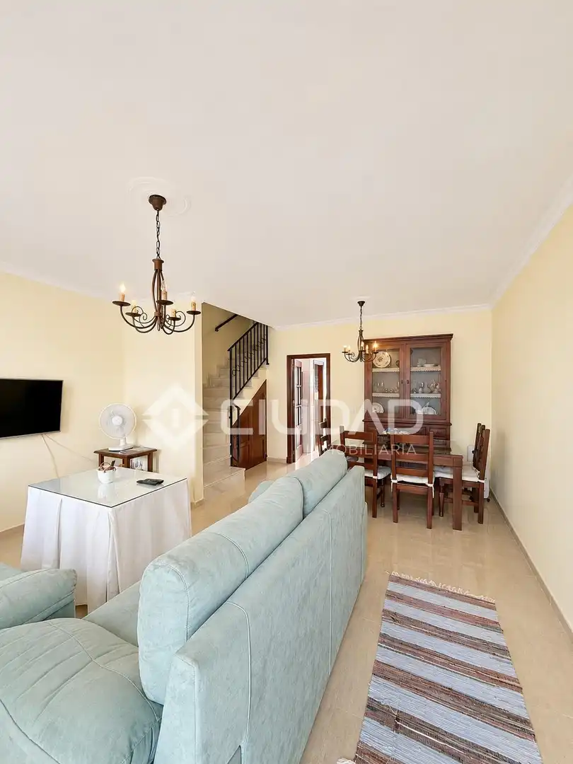Sala d'estar de Casa o xalet en venda en Chipiona amb Aire condicionat i Terrassa