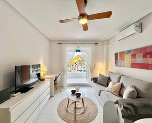 Living room of Flat to rent in Torrevieja  with Air Conditioner, Heating and Terrace