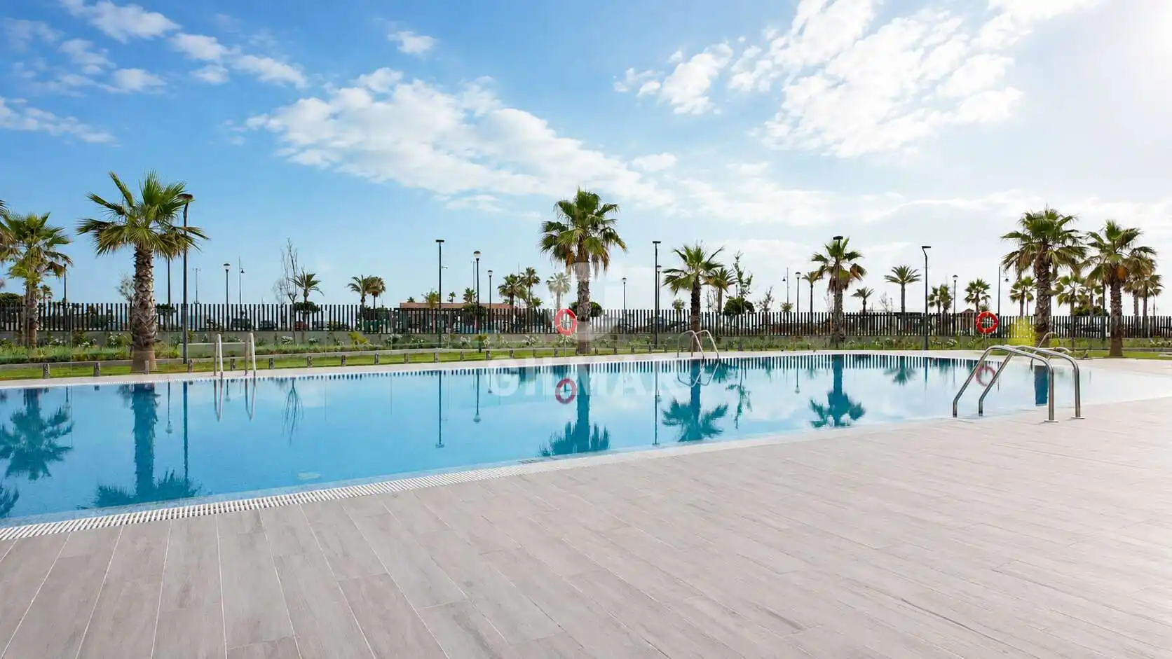Piscina de Piso en venta en Torremolinos con Calefacción, Jardín privado y Trastero