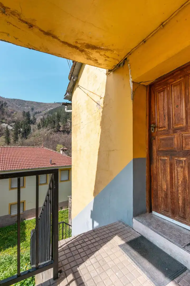 Vista exterior de Casa o xalet en venda en Cangas del Narcea amb Calefacció, Jardí privat i Terrassa