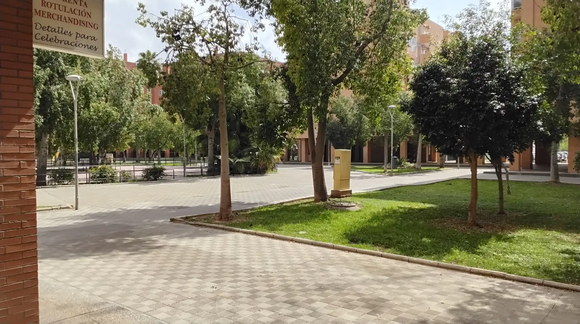 Vista exterior de Local en venta en Sevilla con Aire acondicionado