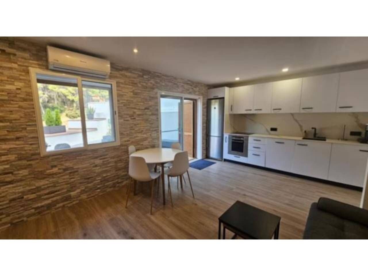 Vista exterior de Piso en venta en Chiva con Aire acondicionado, Calefacción y Parquet