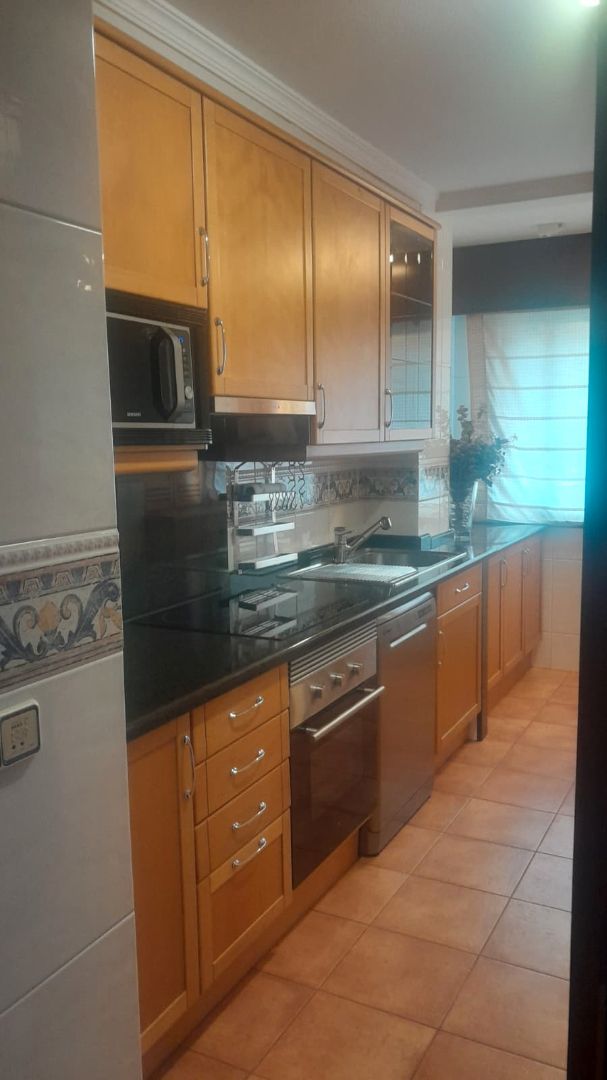 Cuina de Pis de lloguer en A Coruña Capital  amb Calefacció i Traster
