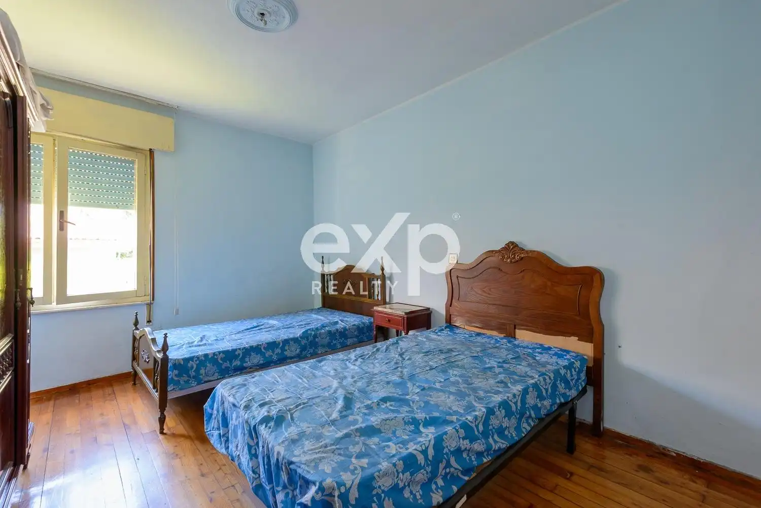 Dormitori de Casa o xalet en venda en Lena amb Traster i Moblat