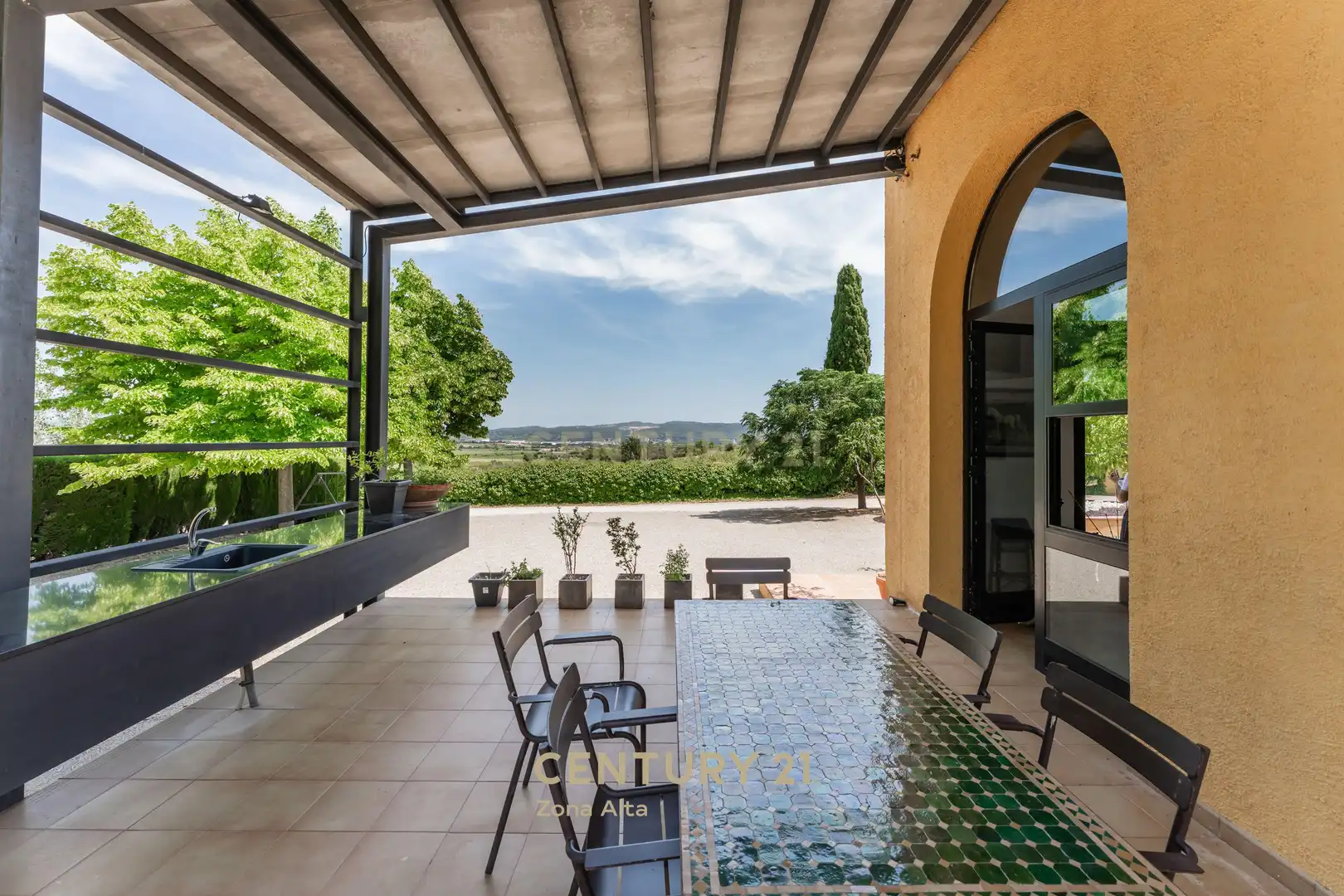 Terrassa de Casa o xalet en venda en Castellví de la Marca amb Piscina