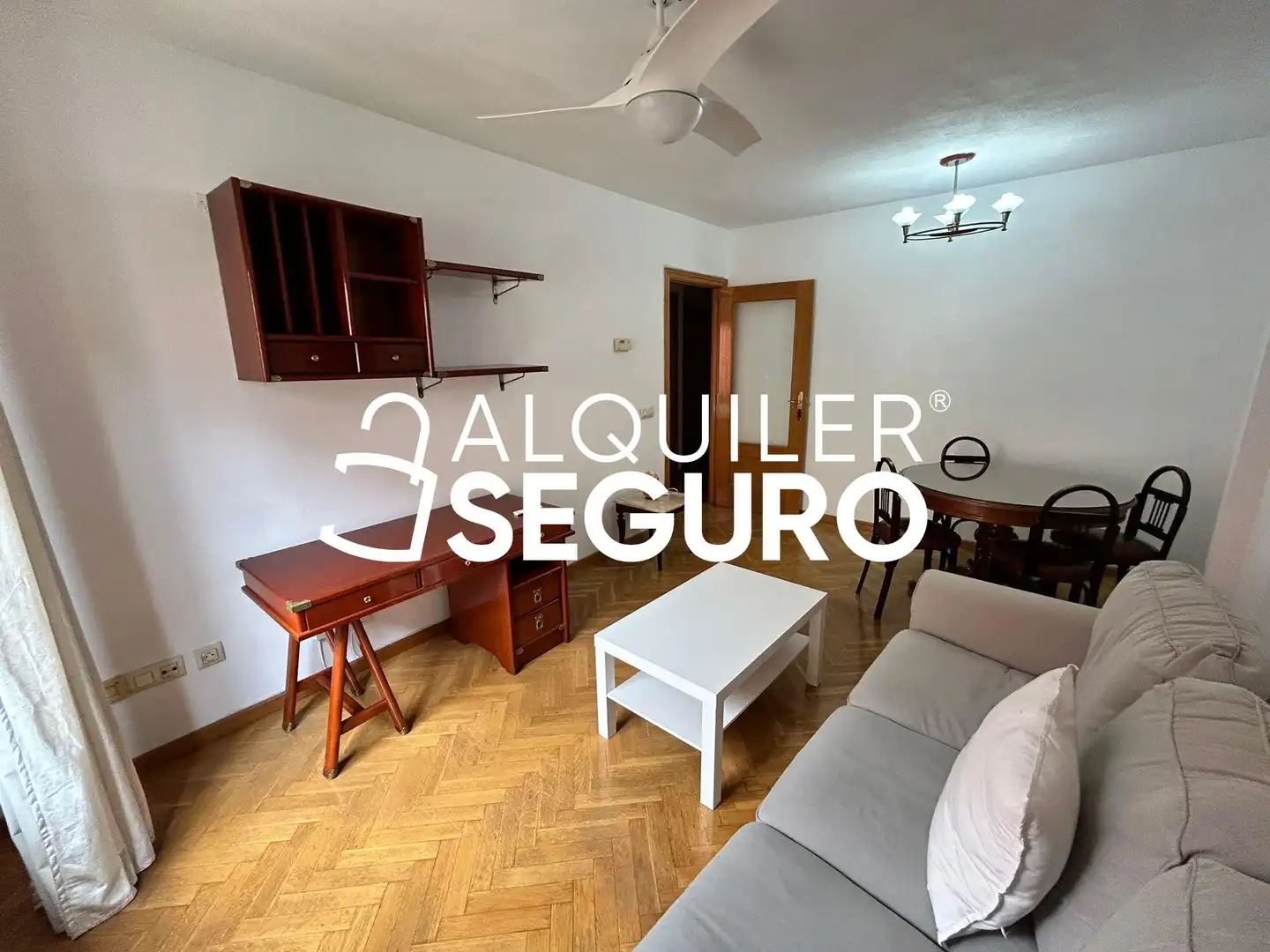 Sala de estar de Piso de alquiler en  Madrid Capital con Calefacción, Terraza y Amueblado