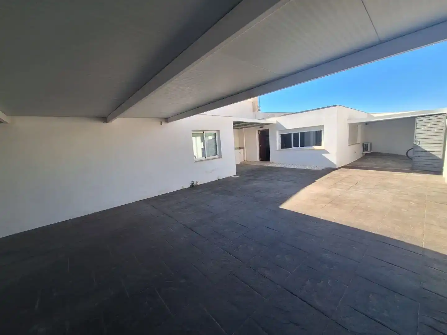 Vista exterior de Pis en venda en L'Alfàs del Pi amb Aire condicionat i Piscina