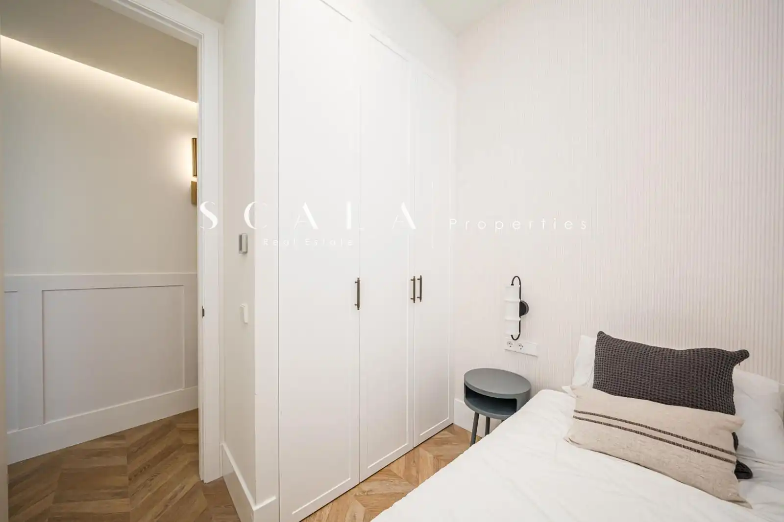 Schlafzimmer von Wohnung zur Miete in Madrid mit Klimaanlage, Heizung und Terrasse