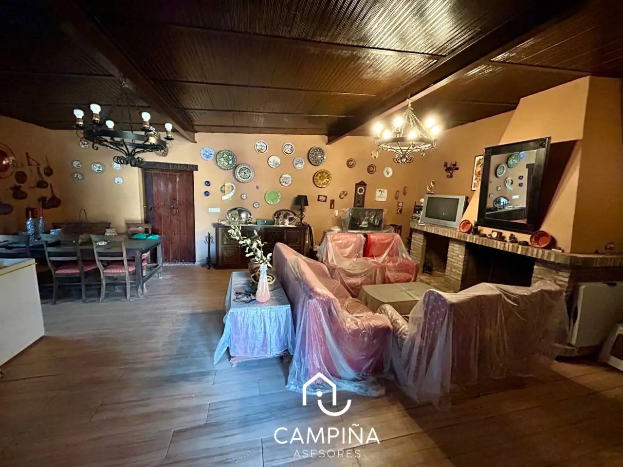 Wohnzimmer von Country house zum Verkauf in Trigueros mit Privatgarten und Terrasse