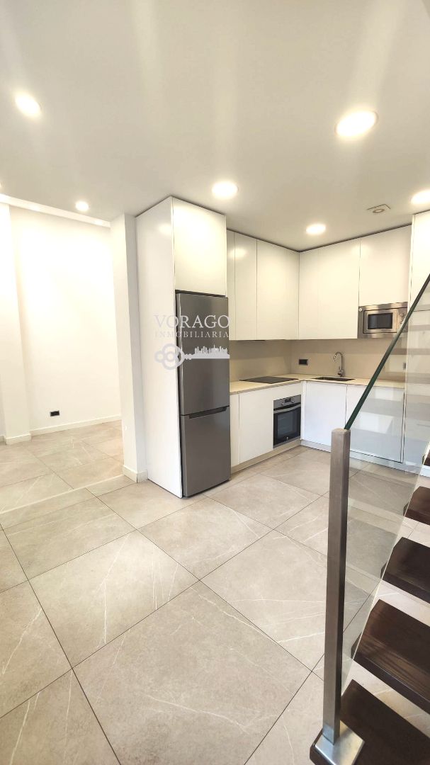 Cuina de Dúplex de lloguer en Alcalá de Henares amb Aire condicionat i Calefacció