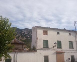 Außenansicht von Country house zum verkauf in Quatretondeta mit Abstellraum und Balkon
