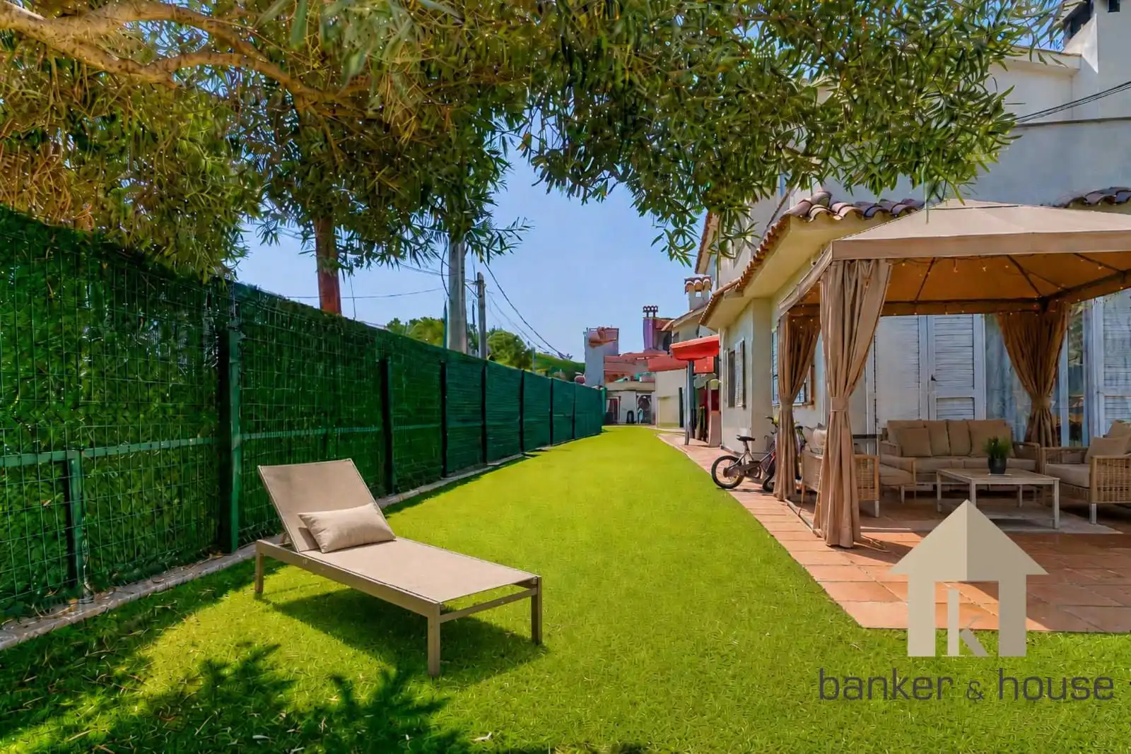 Jardín de Casa adosada en venta en Cerdanyola del Vallès con Aire acondicionado, Jardín privado y Terraza