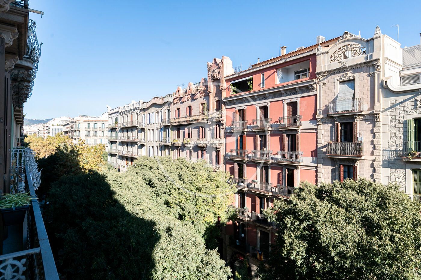 Exterior view of Flat for sale in  Barcelona Capital  with Air Conditioner, Heating and Balcony