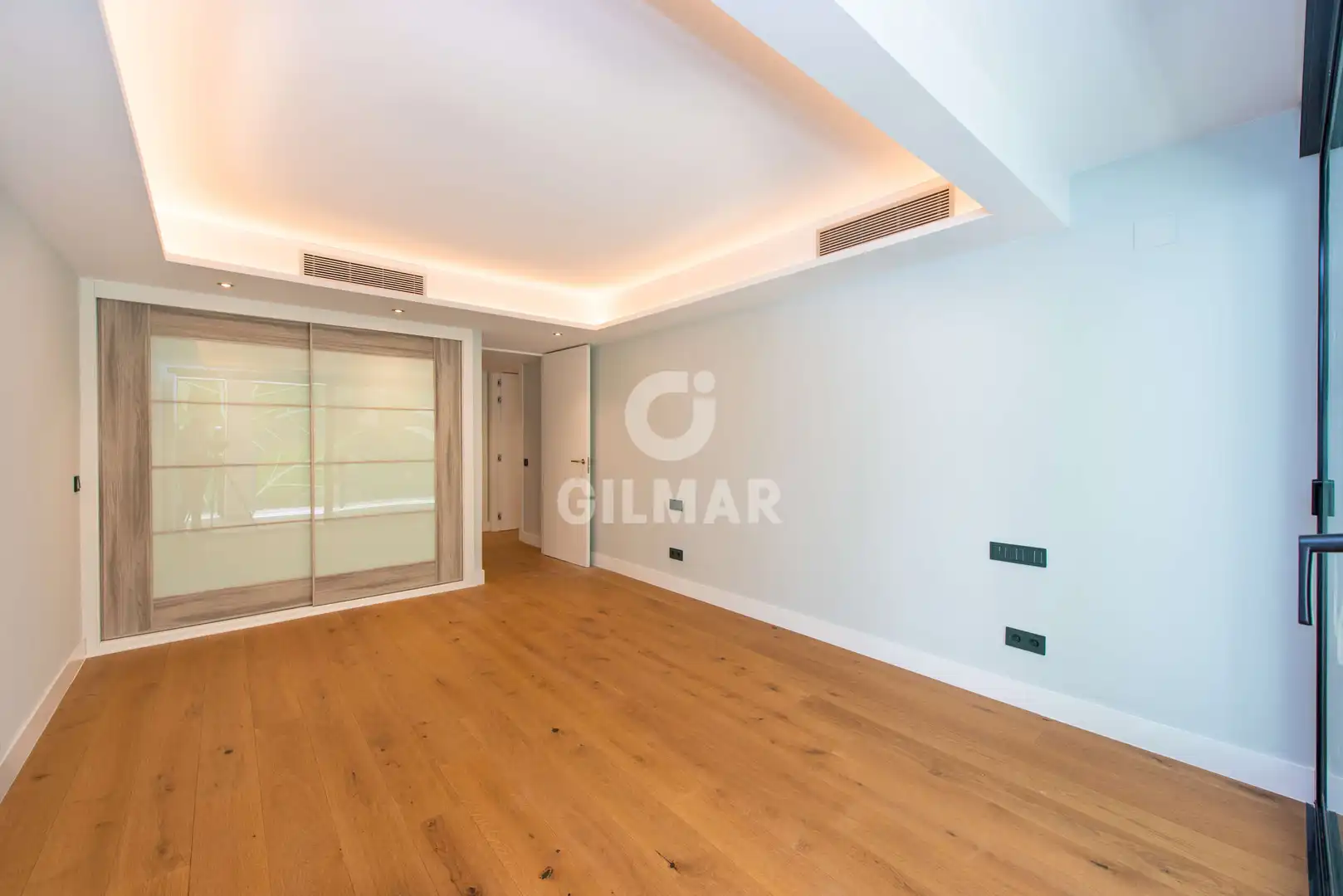 Habitación de Piso en venta en Madrid con Calefacción, Trastero y Piscina