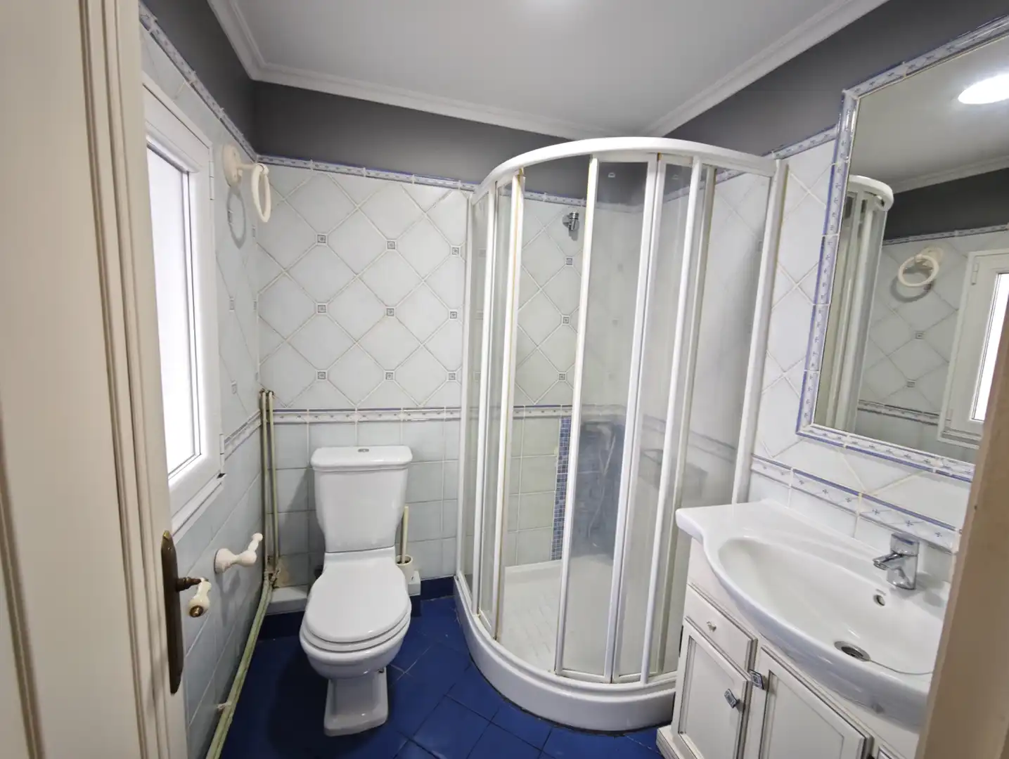 Baño de Piso en venta en Ordes con Calefacción, Parquet y Trastero