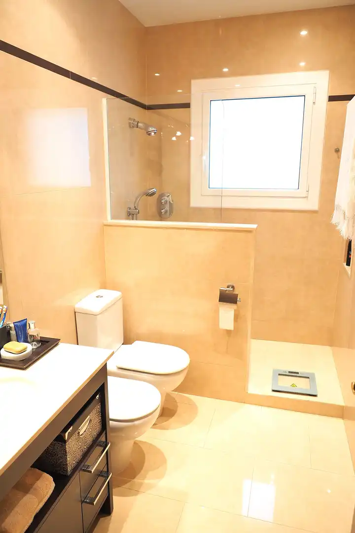 Bany de Casa o xalet en venda en Canet de Mar amb Jardí privat, Terrassa i Piscina