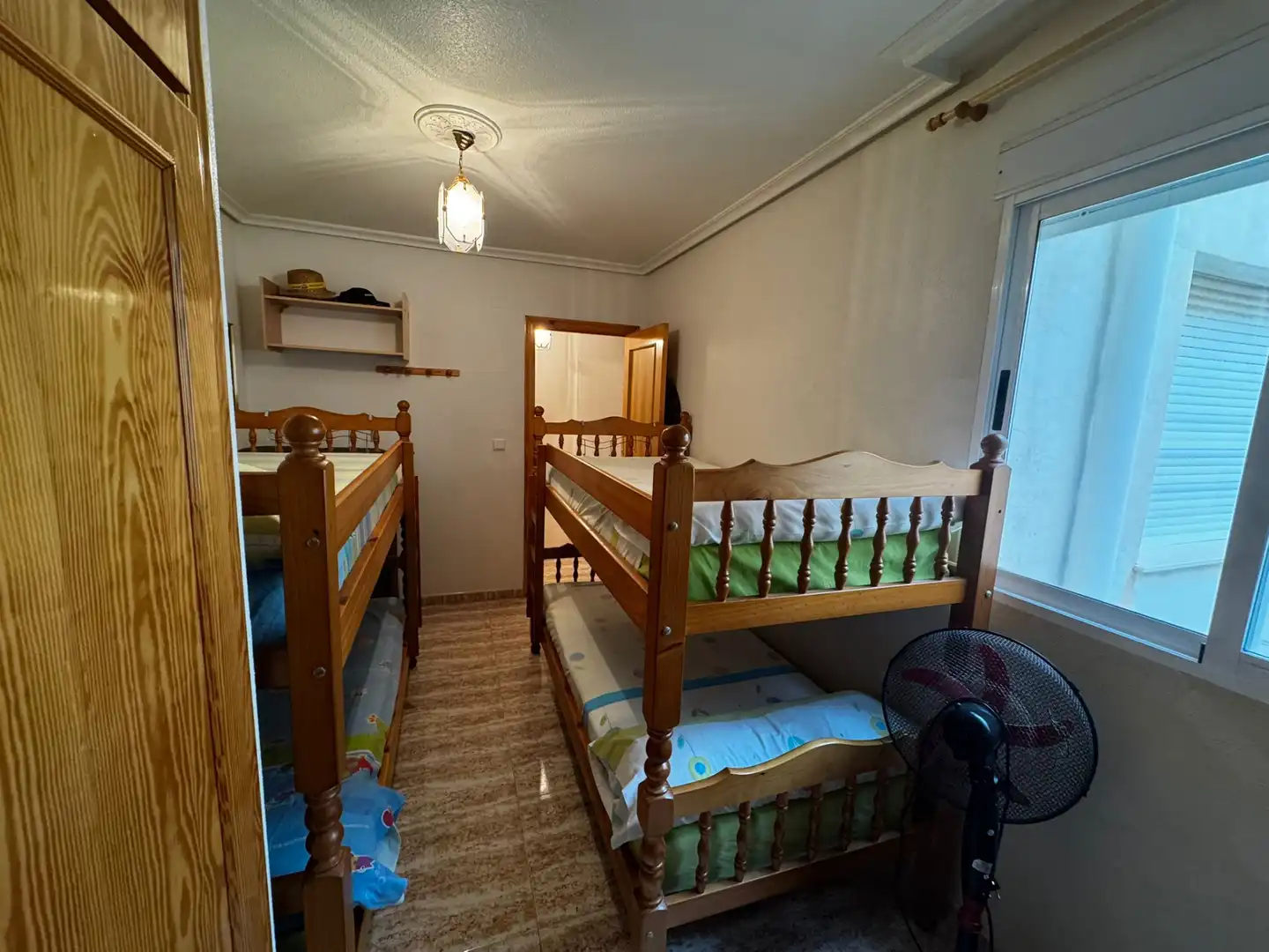 Schlafzimmer von Dachboden zum Verkauf in Torrevieja mit Klimaanlage, Terrasse und Möbliert