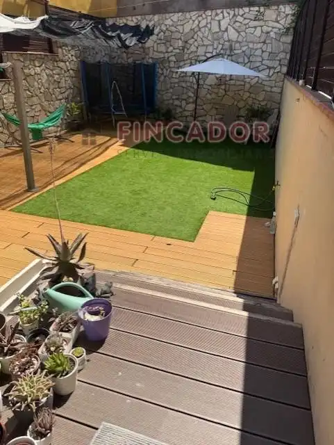 Jardín de Casa adosada en venta en Barcelona con Aire acondicionado, Calefacción y Parquet