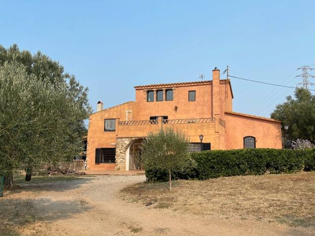Finca rústica en Venta en GIV-6701 en Cruïlles, Monells I Sant Sadurní de L'Heura