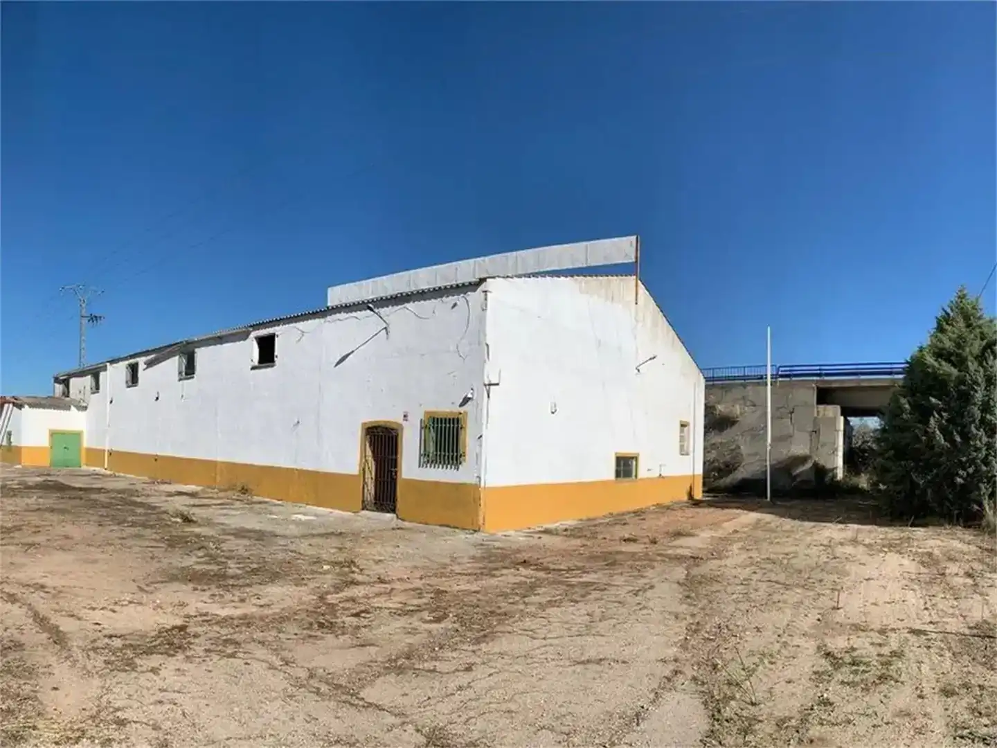 Vista exterior de Local en venta en Otero