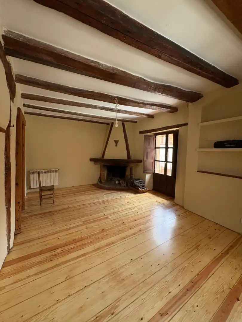 Sala d'estar de Casa adosada en venda en Simancas amb Calefacció, Jardí privat i Parquet