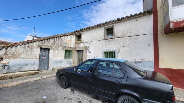 Casa-chalet en Venta en Tornadizos de Ávila