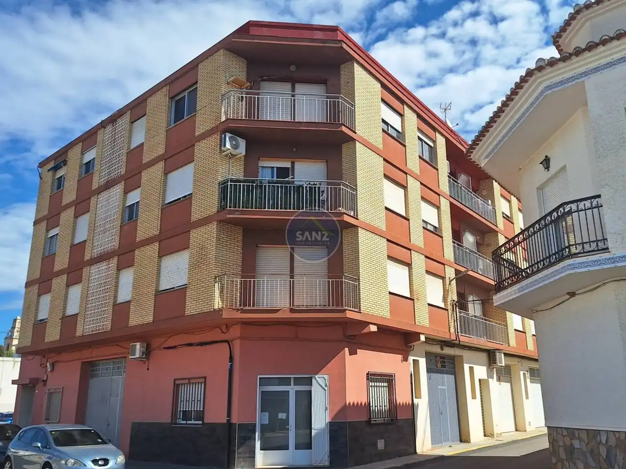 Außenansicht von Wohnung zum Verkauf in Chella mit Balkon